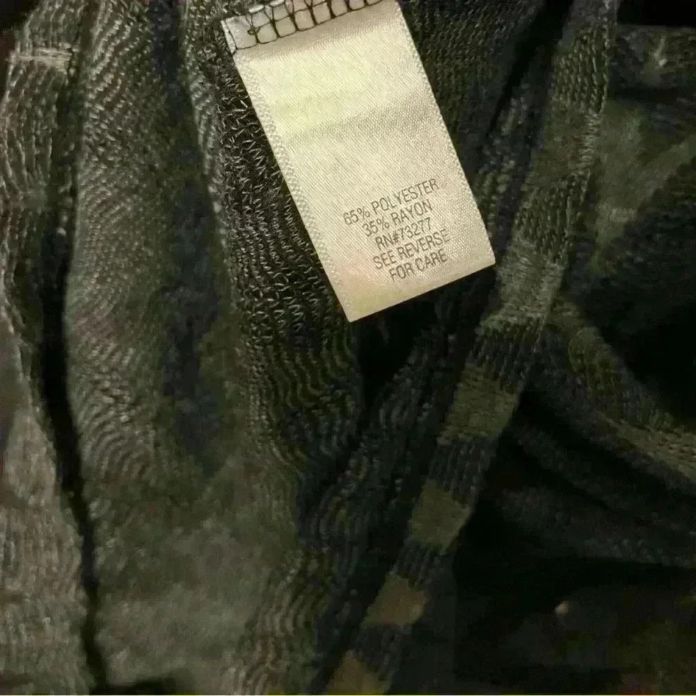 Dana Buchman Black and Gray Chevron Shirt Size Small - Picture 4 of 5
